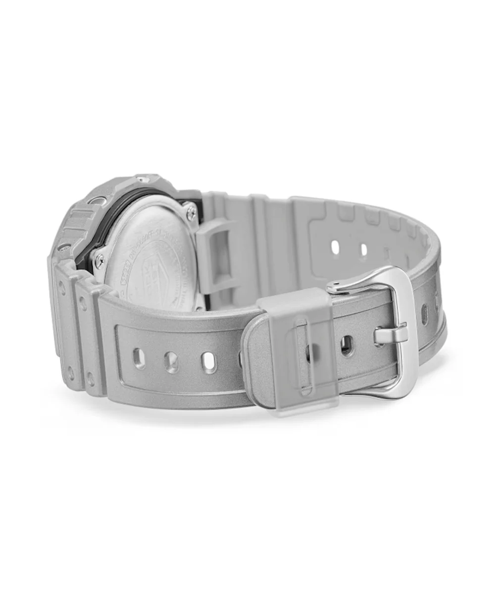 RELOJ CASIO G-SHOCK DW-5600FF-8DR- PLATEADO - Image 5
