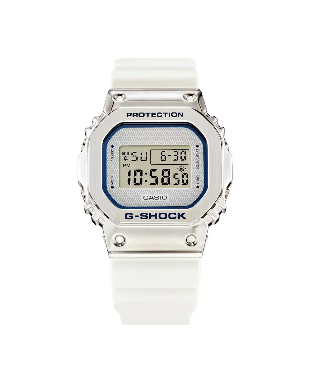 RELOJ CASIO G-SHOCK GM-5600LC-7DR- BLANCO - Image 3