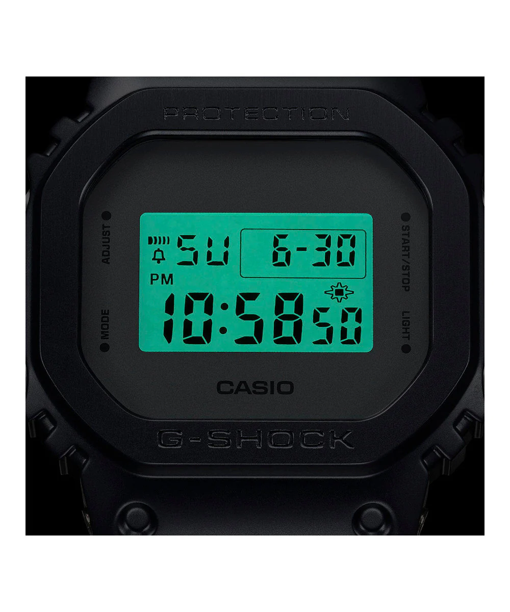 RELOJ CASIO G-SHOCK GM-5600LC-7DR- BLANCO - Image 4