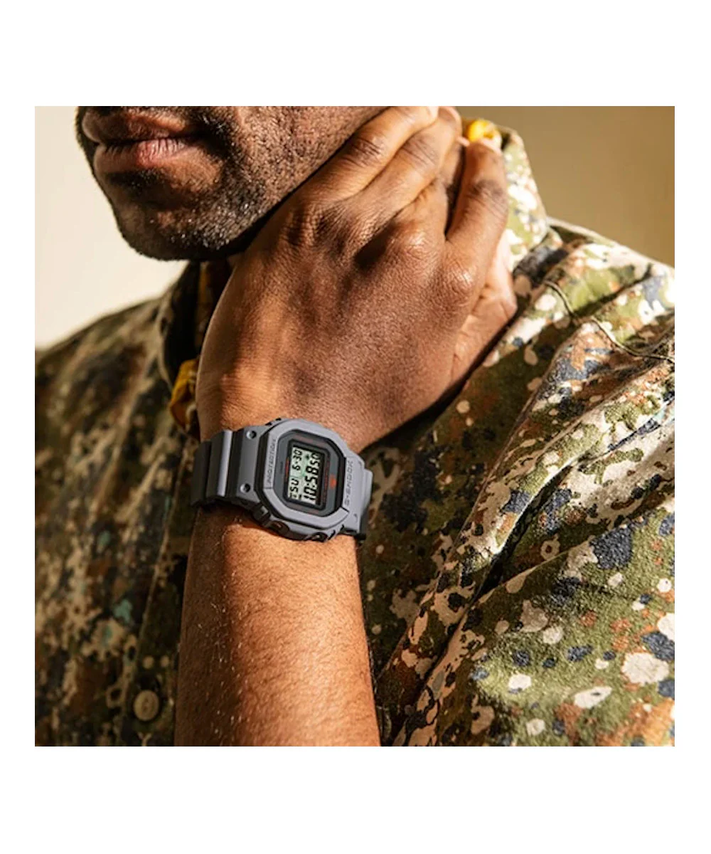 RELOJ CASIO G-SHOCK DW-5600MNT-8DR- GRIS - Image 2