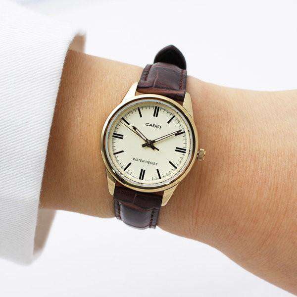 RELOJ PARA MUJER CASIO LTP-V005GL-9AUDF -AMARILLO - Image 4