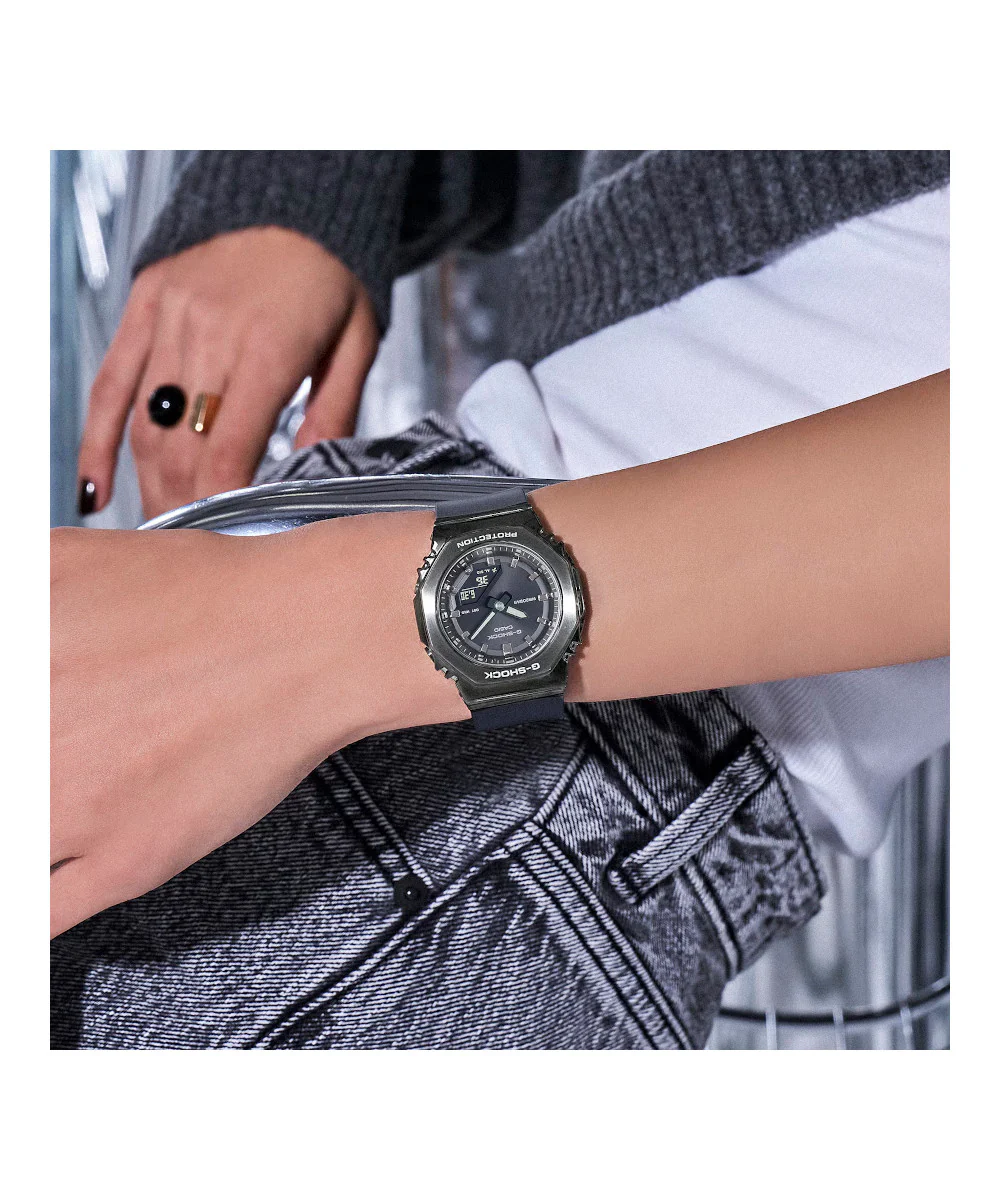 RELOJ PARA MUJER CASIO G-SHOCK GM-S2110B-8ADR -GRIS - Image 2