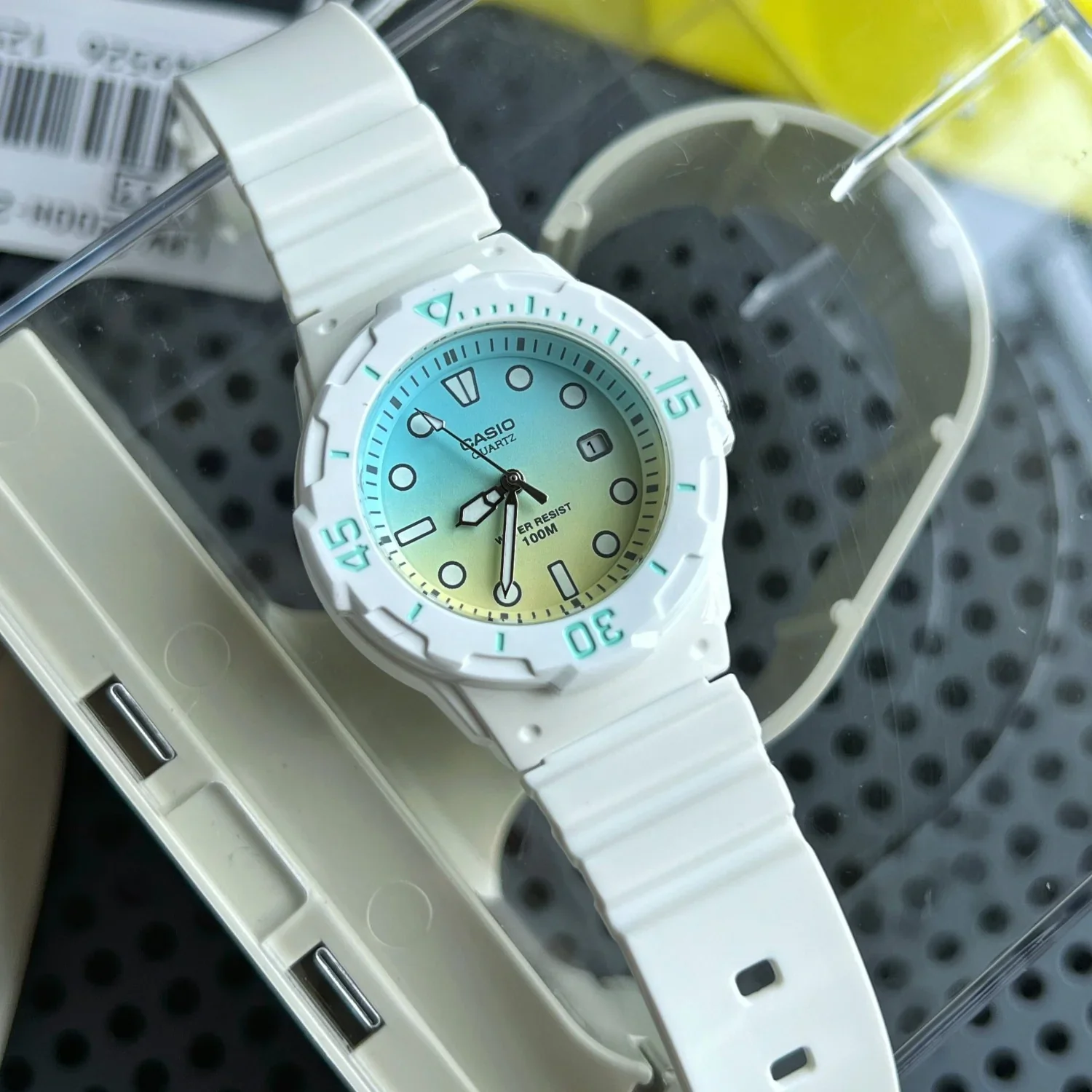 RELOJ PARA MUJER CASIO LRW-200H-2E2VDR -BLANCO - Image 6